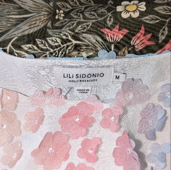 Molly Bracken Pink and Blue Flutter Sleeve Blouse - Picture 3 of 3